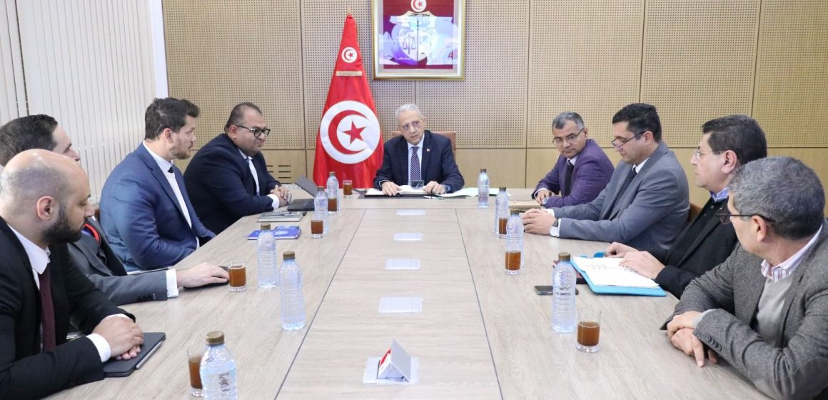 برنامج وزارة الصحة مع شريكها Philips لدعم و تحديث تجهيزات المستشفيات العمومية برنامج وزارة الصحة مع شريكها Philips لدعم و تحديث تجهيزات المستشفيات العمومية