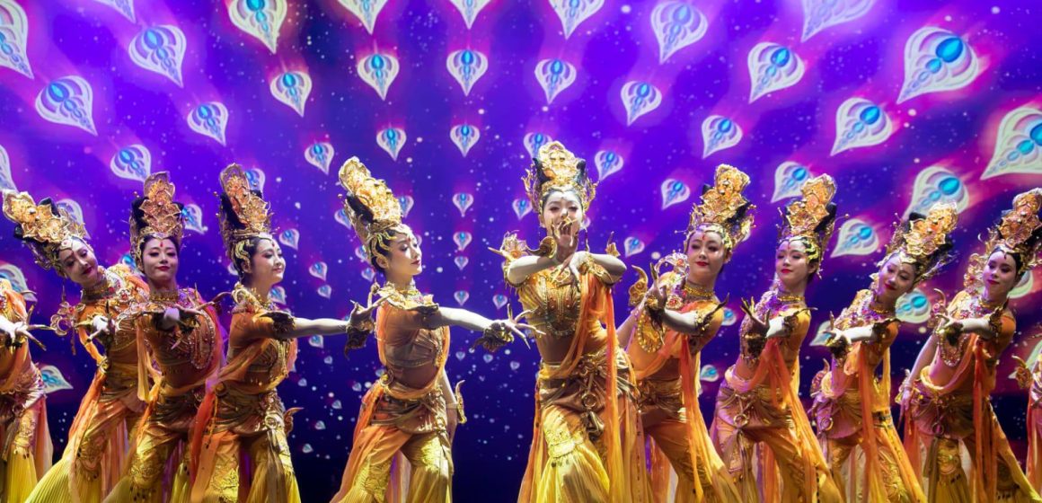 أوبرا تونس/ عرض فني صيني بعنوان “عيد الربيع السعيد.. طريق الحرير الساحر” (صور)