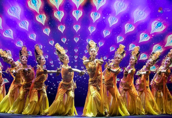 أوبرا تونس/ عرض فني صيني بعنوان “عيد الربيع السعيد.. طريق الحرير الساحر” (صور)