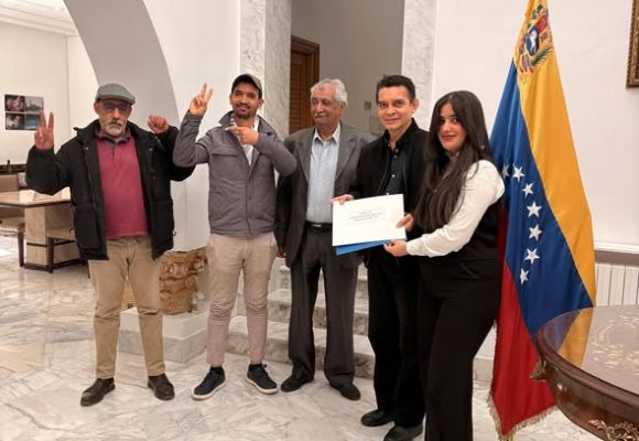 حركة تونس إلى الأمام في زيارة تضامنية بسفارة فنزويلا