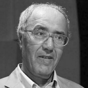 قبل التوجه الى بوحجر بالمنستير لدفنه، تأبين الفقيد كمال العبيدي بمقر نقابة الصحفيين