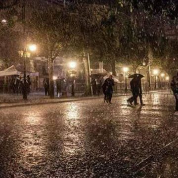 الرصد الجوي يتوقع أمطارا رعدية غزيرة مصحوبة برياح قوية في الساعات القادمة (وثيقة)