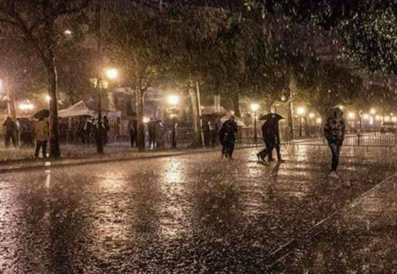 الرصد الجوي يتوقع أمطارا رعدية غزيرة مصحوبة برياح قوية في الساعات القادمة (وثيقة)