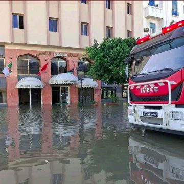 قراءة حمدي حشاد لارتفاع في مستوى البحر على طريق تونس البحرية (فيديو)