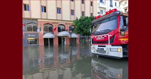 قراءة حمدي حشاد لارتفاع في مستوى البحر على طريق تونس البحرية (فيديو)