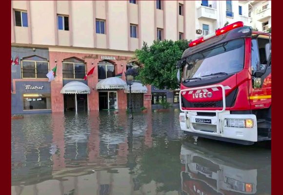قراءة حمدي حشاد لارتفاع في مستوى البحر على طريق تونس البحرية (فيديو)