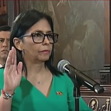 فنزويلا ديلسي رودريغيز رئيسة مؤقتة لفنزويلا (فيديو)