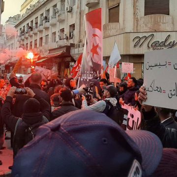 الديمقراطية والاستبداد | الدرس التونسي