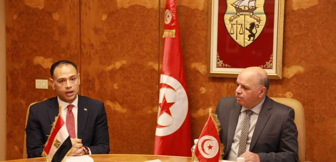 تعاون تونسي مصري في قطاع النقل جوا و برا و بحرا