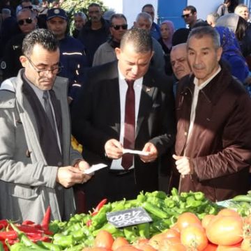 في أول شهر رمضان، والي المنستير يتفقد الأسعار بالسوق البلدي بالمدينة في أول شهر رمضان، والي المنستير يتفقد الأسعار بالسوق البلدي بالمدينة