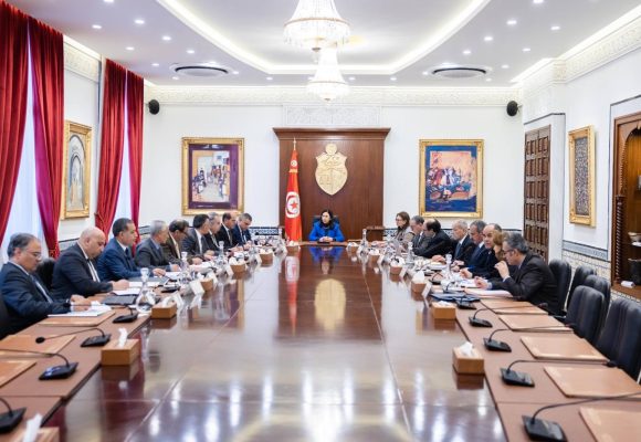 القصبة/ اجتماع للنظر في تقدم انجاز الملعب الأولمبي بالمنزه و المدينة الرقمية بالنحلي