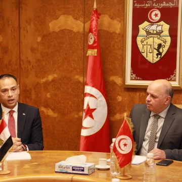 تعاون تونسي مصري في قطاع النقل جوا و برا و بحرا