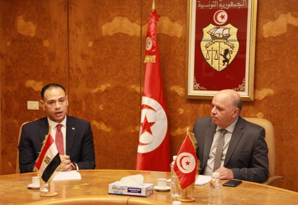 تعاون تونسي مصري في قطاع النقل جوا و برا و بحرا