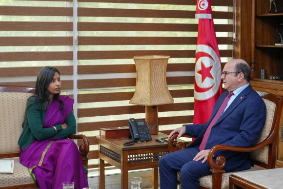 تعزيز التعاون الثنائي بين تونس والهند في مجالي السياحة والصناعات التقليدية