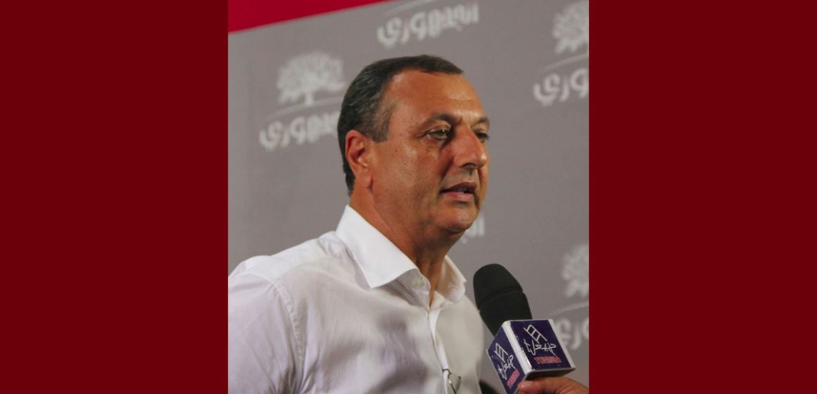 وسام الصغير يطمئن المعتقل عصام الشابي الغائب الحاضر في مؤتمر الجمهوري