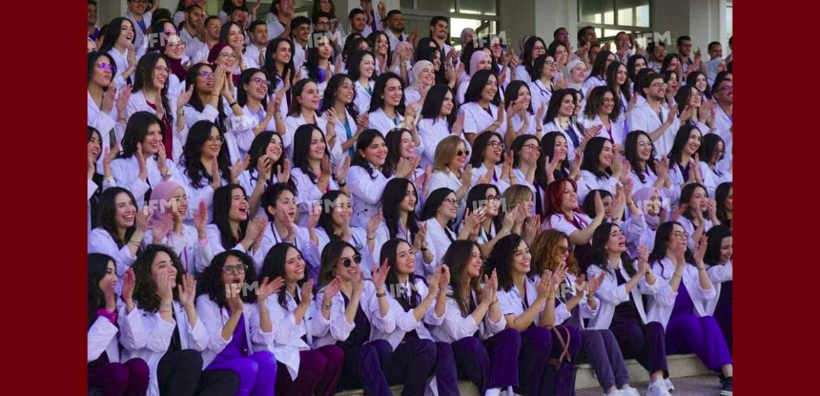 الأستاذ سامي الجلولي يكتب بكل فخر عن “طبيبات تونس” أولا… ثم البقية !”