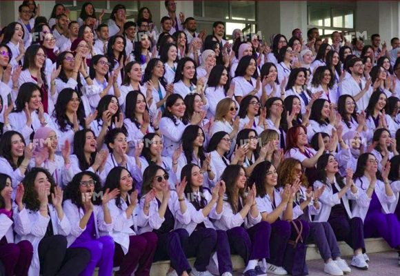 الأستاذ سامي الجلولي يكتب بكل فخر عن “طبيبات تونس” أولا… ثم البقية !”