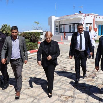 وزيرة العدل تتفقد ظروف ايداع الأطفال الجانحين بمركز سيدي الهاني