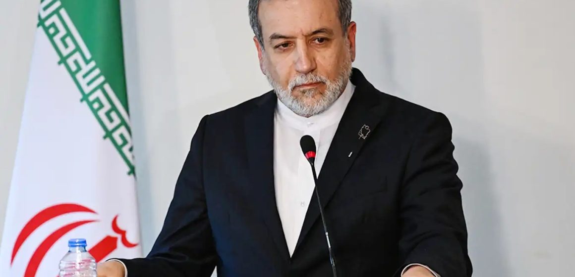  إيران/ عراقجي ينفي وجود محادثات مع واشنطن و البيت الأبيض يهدد…