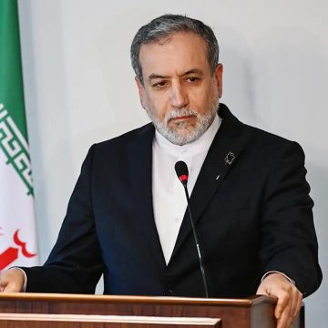  إيران/ عراقجي ينفي وجود محادثات مع واشنطن و البيت الأبيض يهدد…