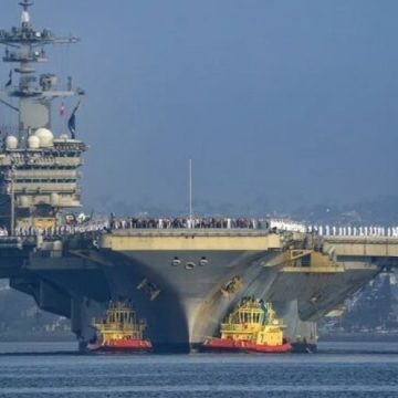 ايران ترصد أداء و تحركات حاملة لينكولن لاستهدافها في صورة…