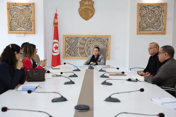 قبل أسبوعين من اليوم العالمي للمسرح، وزيرة الثقافة تتابع مدى استعدادات الادارات المعنية