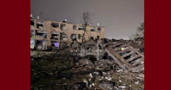 اصابة 23 شخصا إثر سقوط صاروخ إيراني في ديمونا