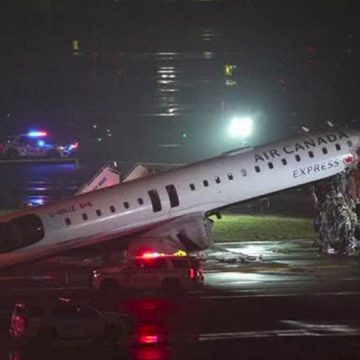 مطار نيويورك: وفاة الطيار و مساعده وإصابة 41 في حادث طائرة كندية