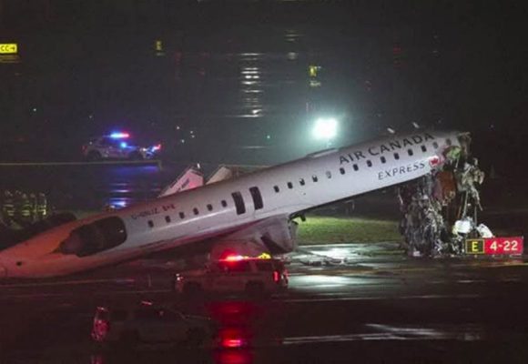 مطار نيويورك: وفاة الطيار و مساعده وإصابة 41 في حادث طائرة كندية