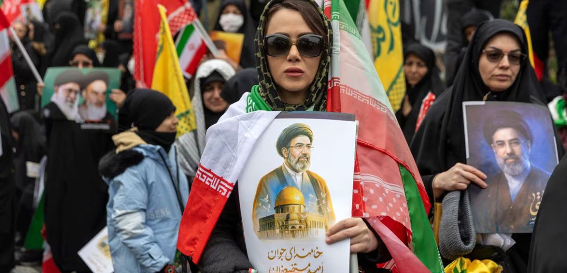 أمريكا قُوّةٌ آيلة للسّقوط، وإيران ستظلّ باقية ما بقي الزّمان