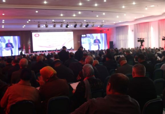 من يستهدف اتحاد الشغل يغامر باستقرار تونس