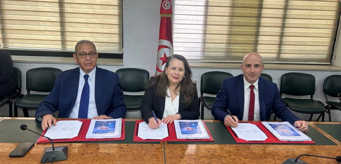 ️توقيع ميثاق التنافسية للنهوض بقطاع الصناعات الإلكترونية في أفق سنة 2030