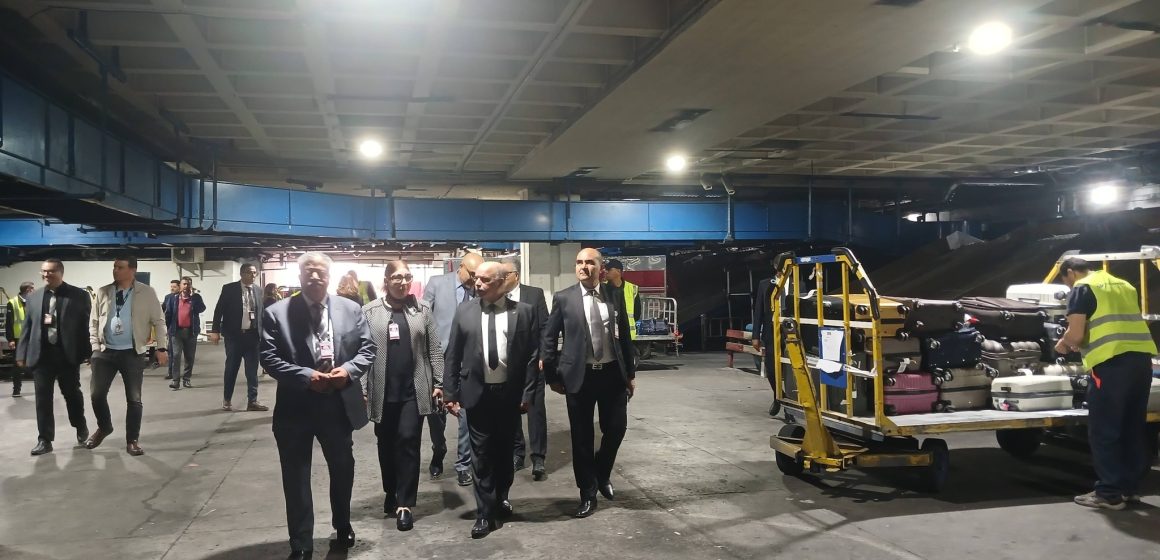 مطار تونس: معاينة مدى استعداد المحطتين الجويتين لتأمين موسمي الحج وعودة التونسيين بالخارج