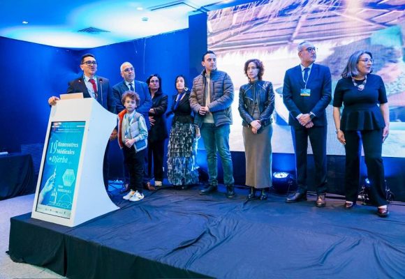 ألبوم من جربة: الأطباء يكرمون عائلتي الفقيدين الد. الهرابي و الد. القلال