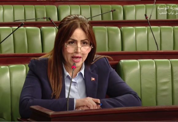 تعرضت إلى حملة تشويه إثر مساءلة وزير الداخلية، النائب المرواني تختار الرد (فيديو)