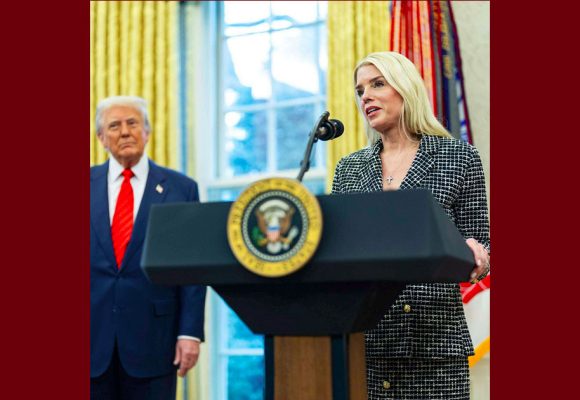 خلافات حول “ملفات إبستين”، ترمب يقيل بام بوندي ويعوضا وقتيا بتود بلانش