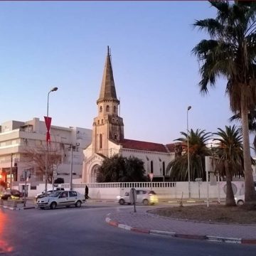 الأستاذة العباسي: بطاقة إيداع بالسجن ضد مهاجر اقتحم منزل زميلتها بالعوينة