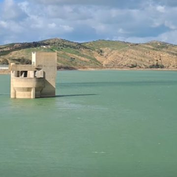 باجة: نزل للسباحة داخل مياه سد سيدي سالم ثم اختفى التلميذ عن أعين أصدقائه