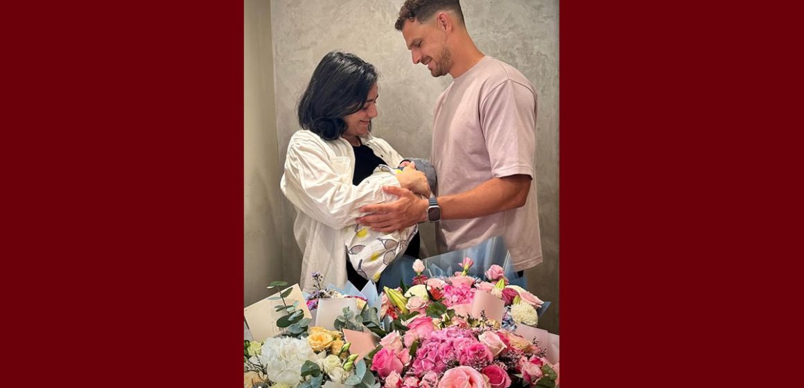 صورة اليوم: أول ظهور للمولود الأول لأنس جابر و زوجها كريم كمون