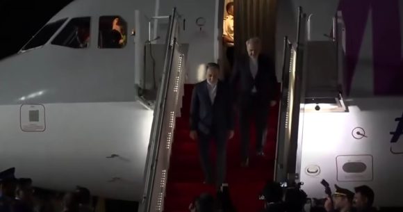 لحظة وصول عباس عراقجي وزير خارجية ايران لاسلام أباد