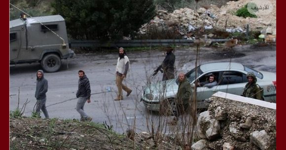 جالود: مستوطنون إسرائيليون يطردون فلسطينيين من بيوتهم بعد احراقها