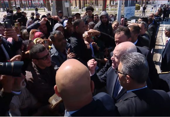 احياء ذكرى ملحمة 9 أفريل بالسيجومي: دكاترة معطلون عن العمل يطالبون الرئيس بالتسريع في تفعيل قانون الانتداب