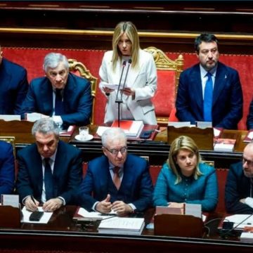 الكرباعي: مجلس الشيوخ الإيطالي يمنح المحامي المال مقابل ترحيل مهاجر