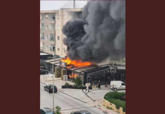 بومهل: بعد السيطرة على الحريق، مطعم Le Parisien يطمئن زبائنه