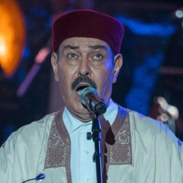 الشاعر علي الورتاني يرد على حملة تشكيك في وطنية الفنان لطفي بوشناق !