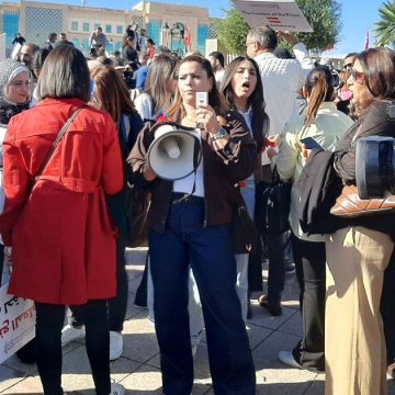 الإعلام التونسي بين مطرقة الرداءة وسندان البقاء