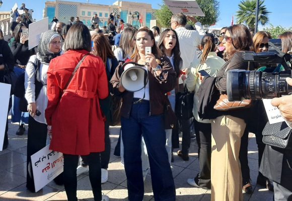 الإعلام التونسي بين مطرقة الرداءة وسندان البقاء