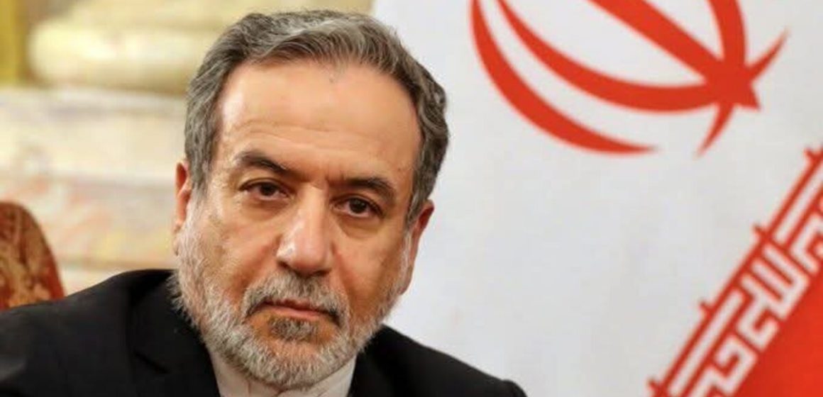 عراقجي يعود إلى باكستان بعد تعثر المفاوضات في عمان و لقاء متوقع مع بوتين