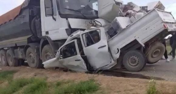 باجة: وفاة 3 أشخاص في اصطدام شاحنة ثقيلة بأخرى خفيفة على مستوى وادي الزرقة