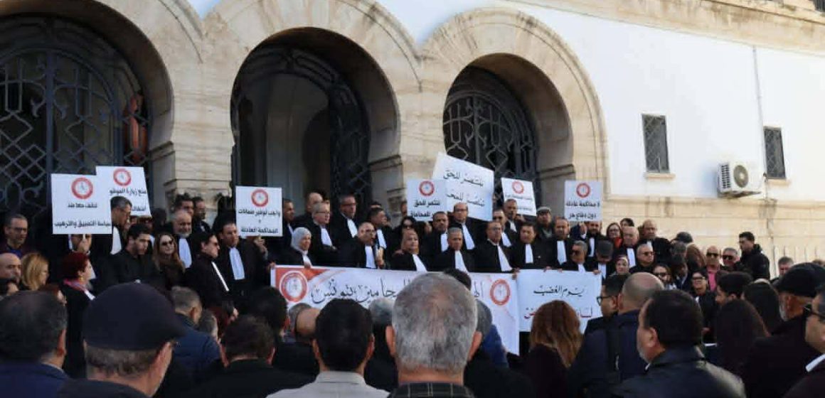 عمادة المحامين تعلم رؤساء فروعها الجهوية بترتيبات التحركات الاحتجاحية